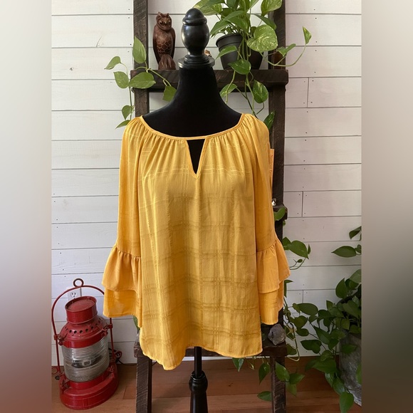 BCX: Cold Shoulder Blouse - Picture 15 of 17